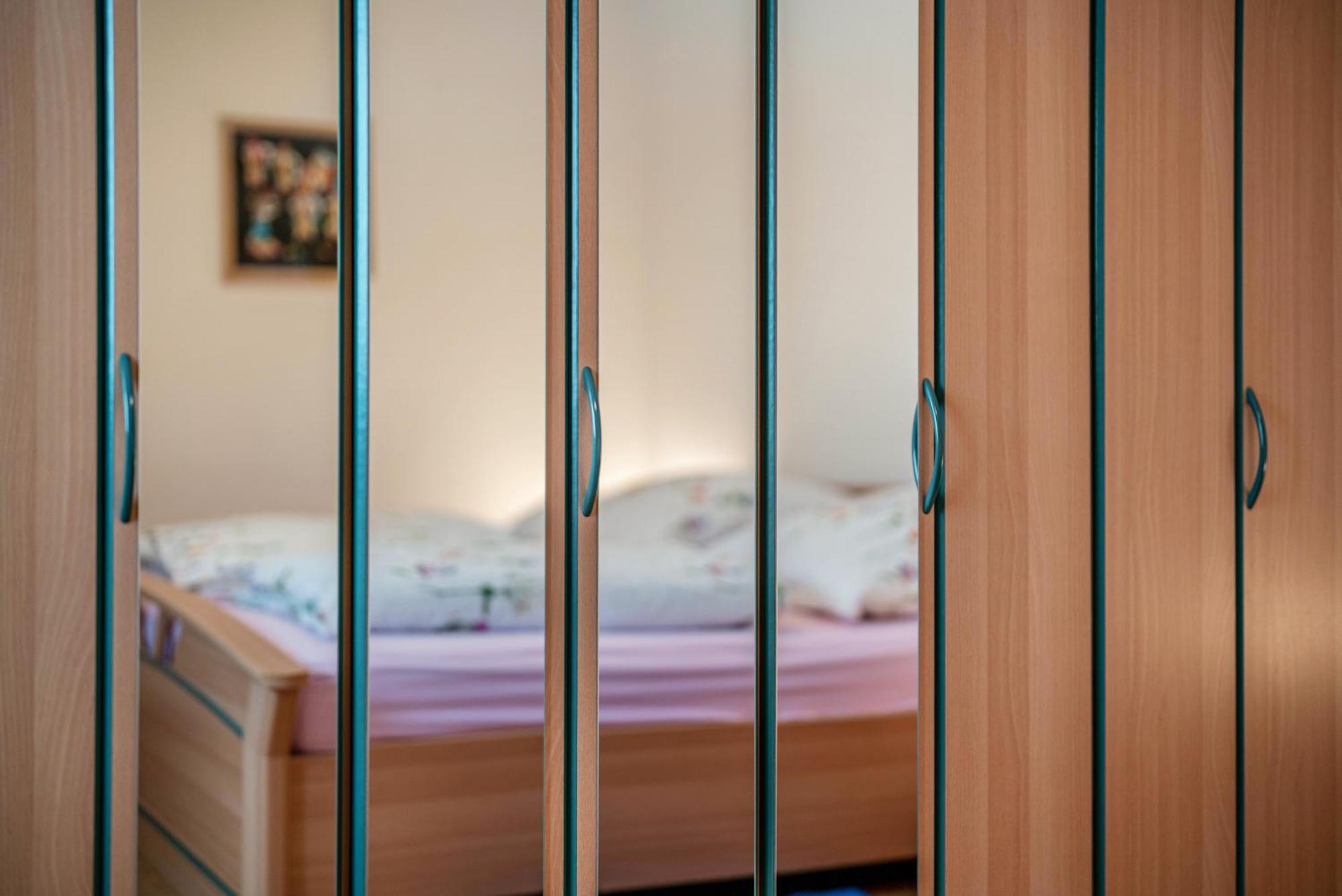Haus Marianne Schmelzle Apartment ฟรอยเดนชตัดท์ ภายนอก รูปภาพ